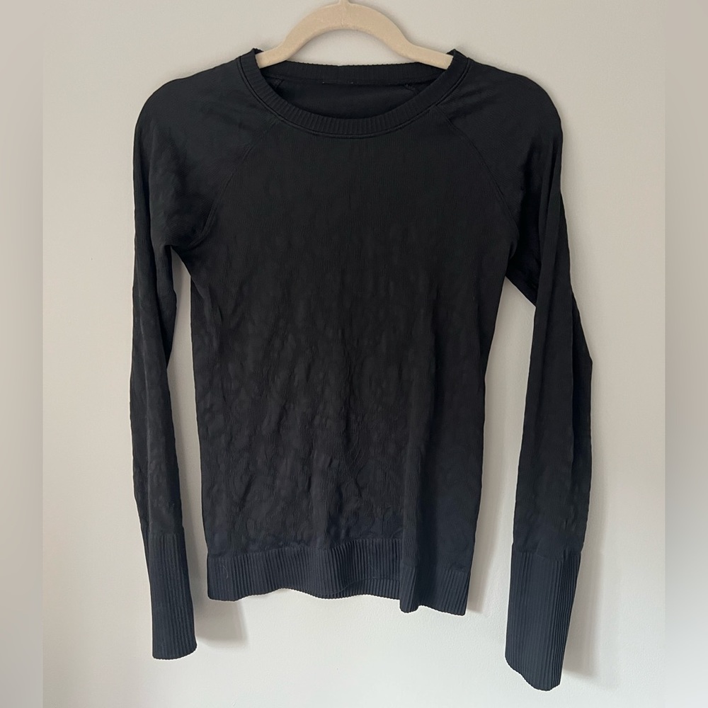 Lululemon long sleeve black shirt